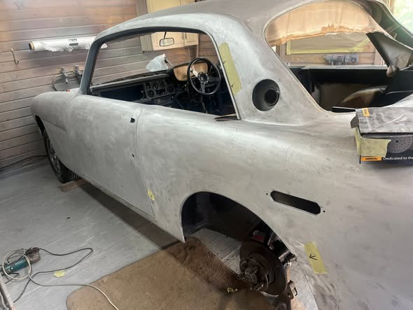 Bristol 411 body during preparation